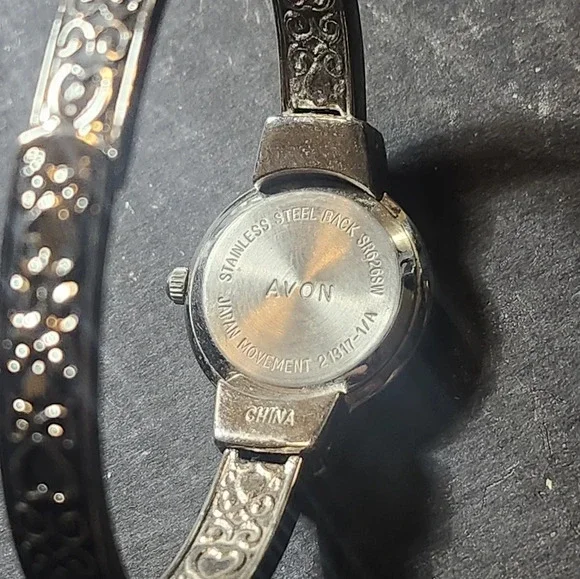 Vintage Avon Cuff Watch - Picture 5 of 5